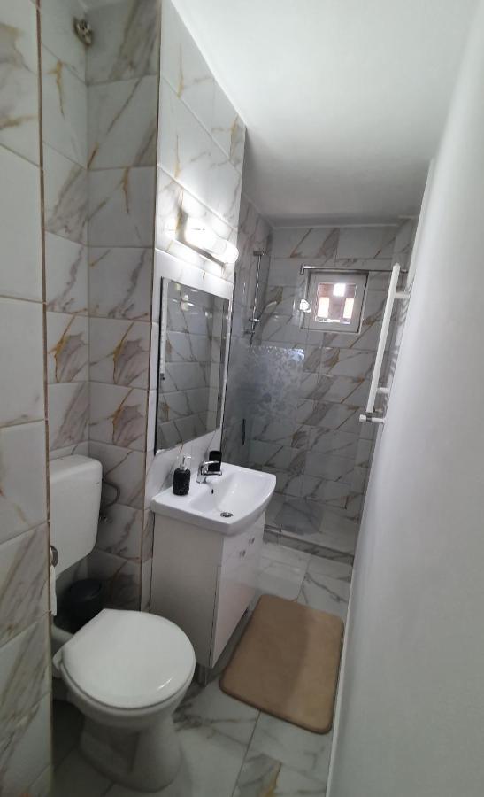 Appartamento Apartament Estera Gran Varadino Esterno foto
